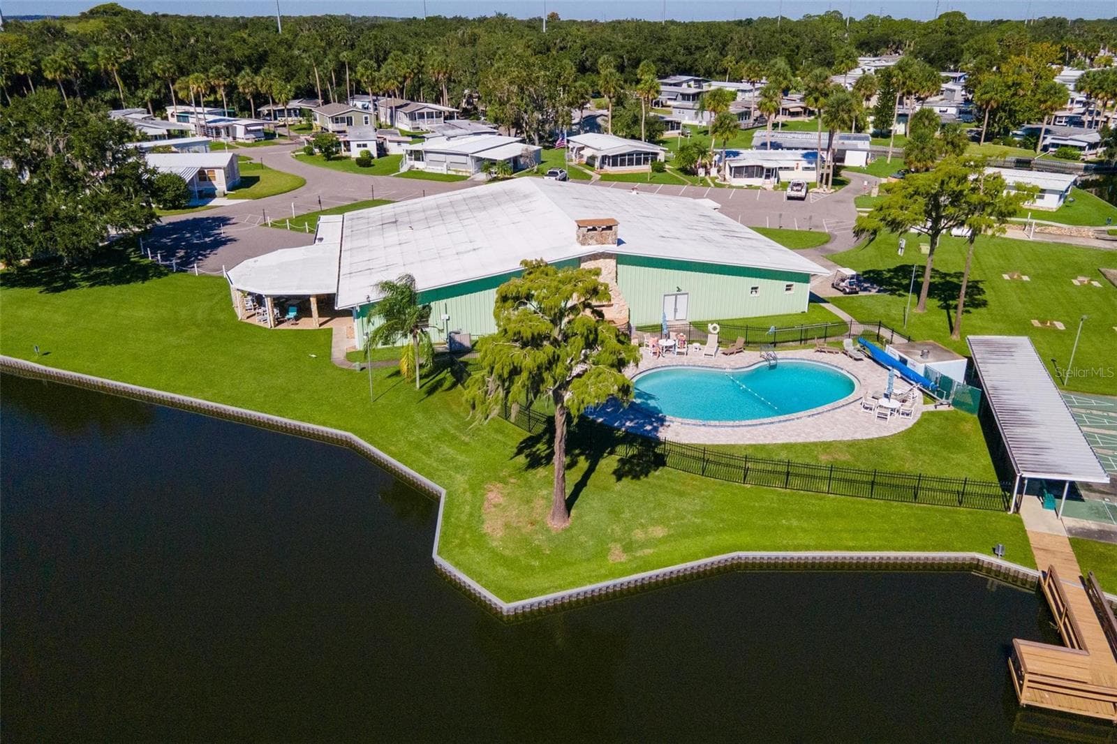 Mobile Home at 33 COCOS PLUMOSA DR, EUSTIS, photo 48 of 49