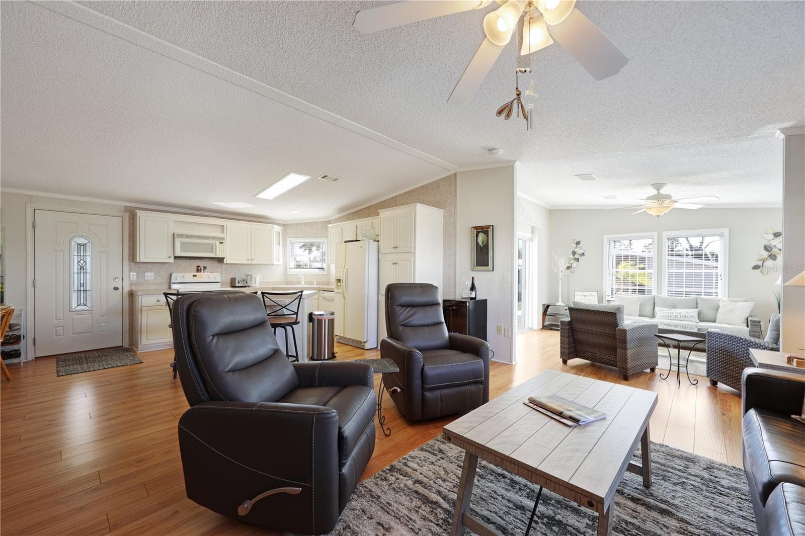 Living Room - 2100 KINGS HWY #643, PORT CHARLOTTE