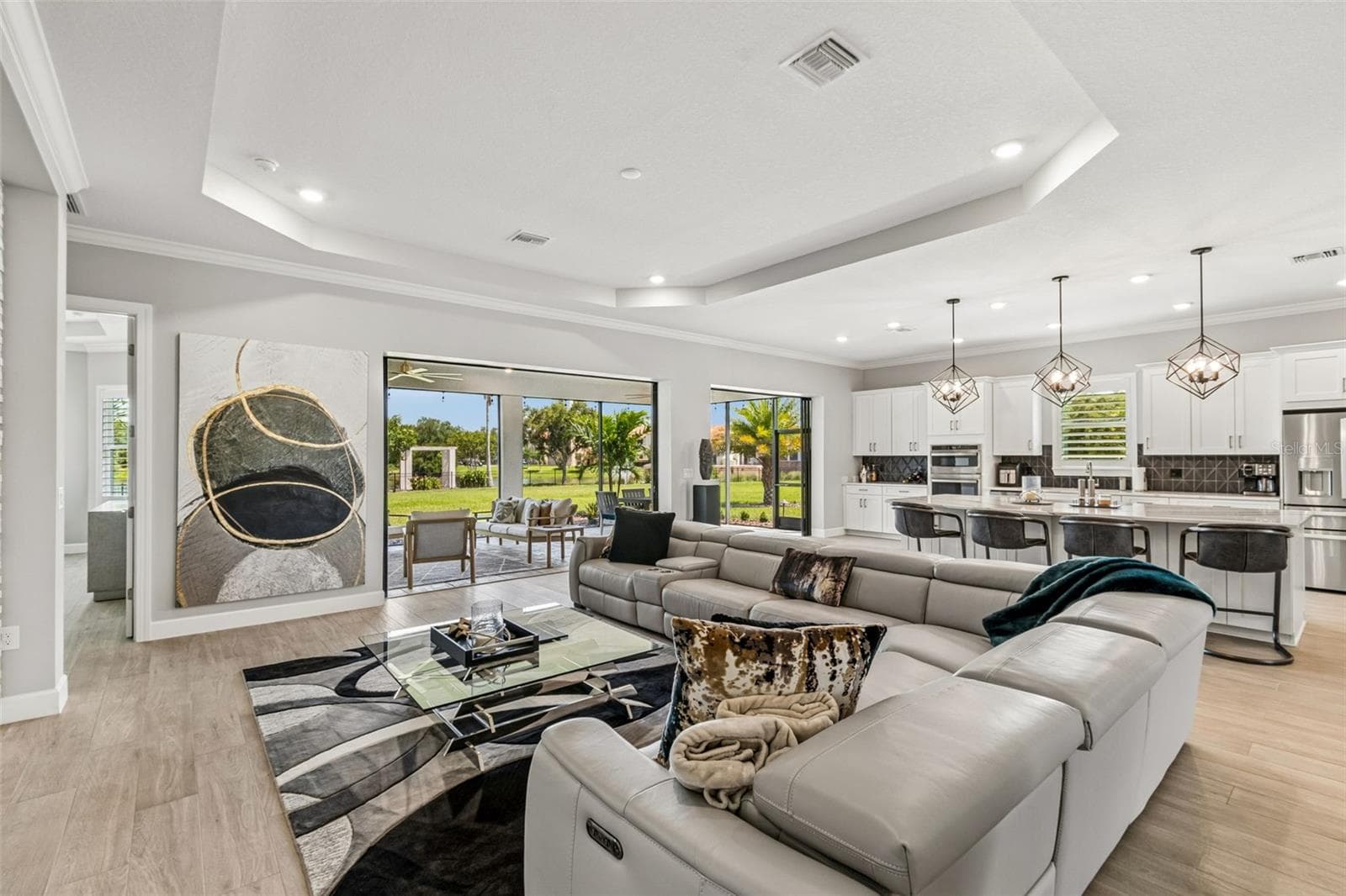 Great Room w/Custom Tray Ceiling - 192 CASAVISTA DR, POINCIANA