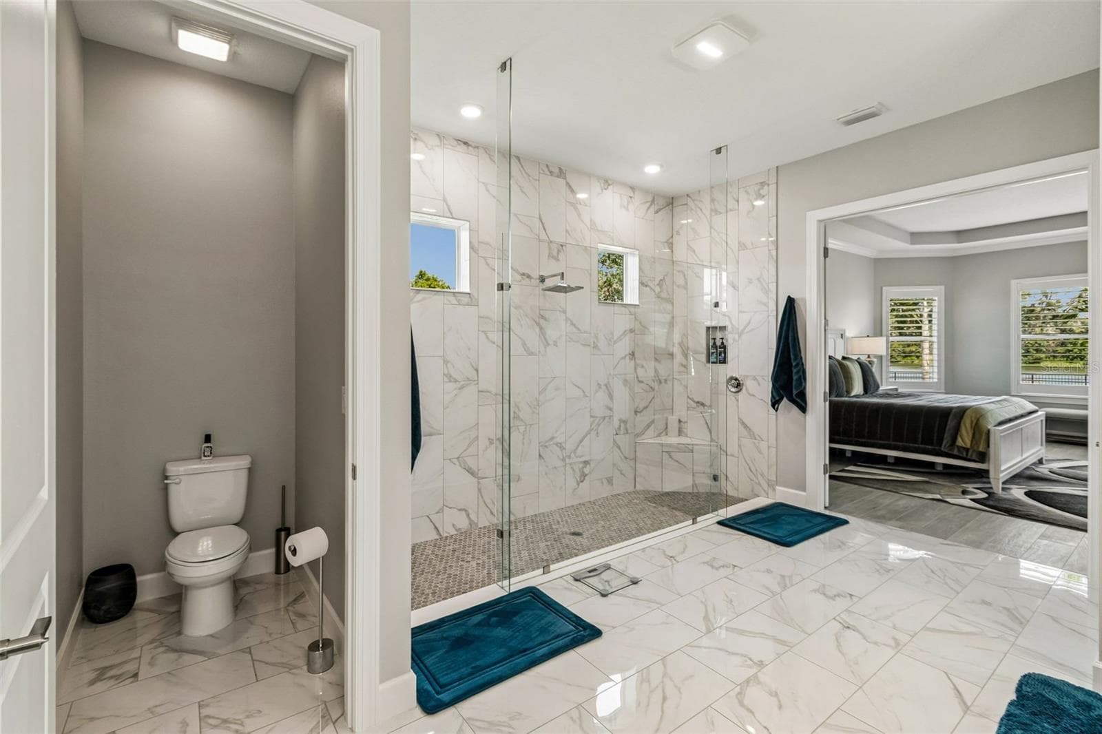 Private Water Closet - 192 CASAVISTA DR, POINCIANA