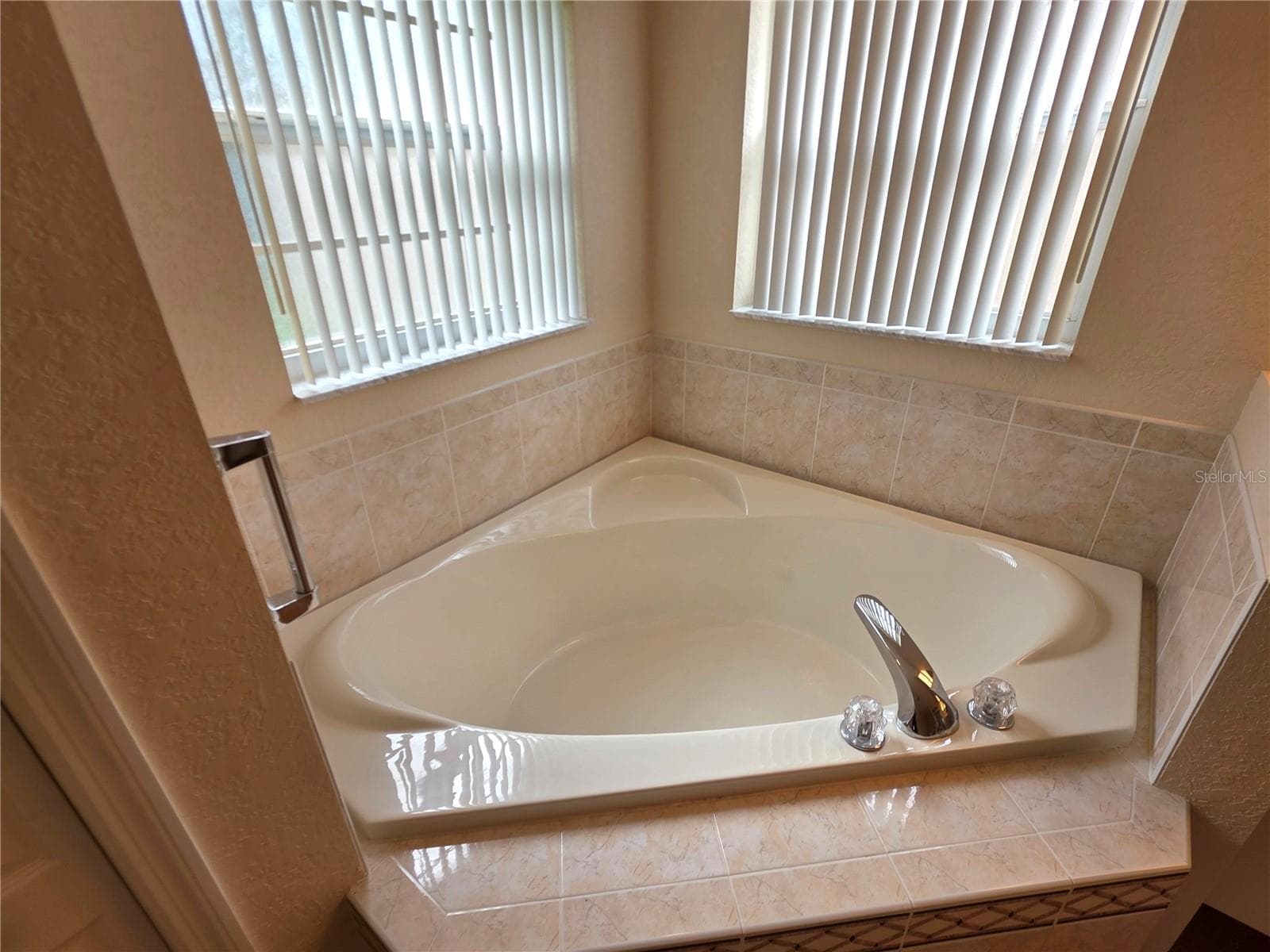 Villa at 384 ROYAL PALM WAY, SPRING HILL, photo 14 of 28
