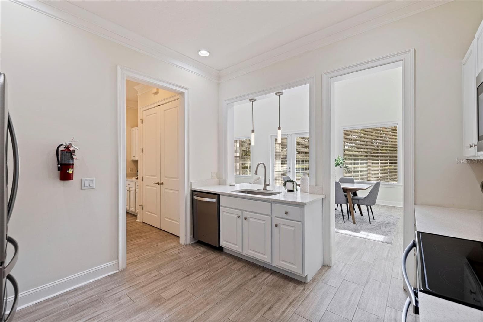 Townhouse at 300 NEWBURY PL N, ST PETERSBURG, photo 14 of 73