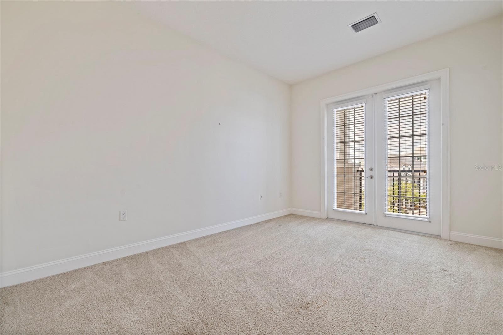 Townhouse at 300 NEWBURY PL N, ST PETERSBURG, photo 44 of 73