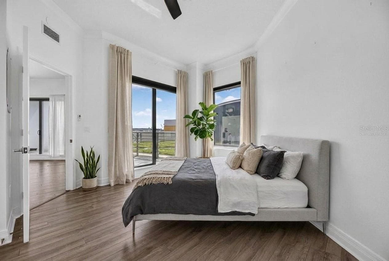 Virtually staged - 449 S 12TH ST #503, TAMPA