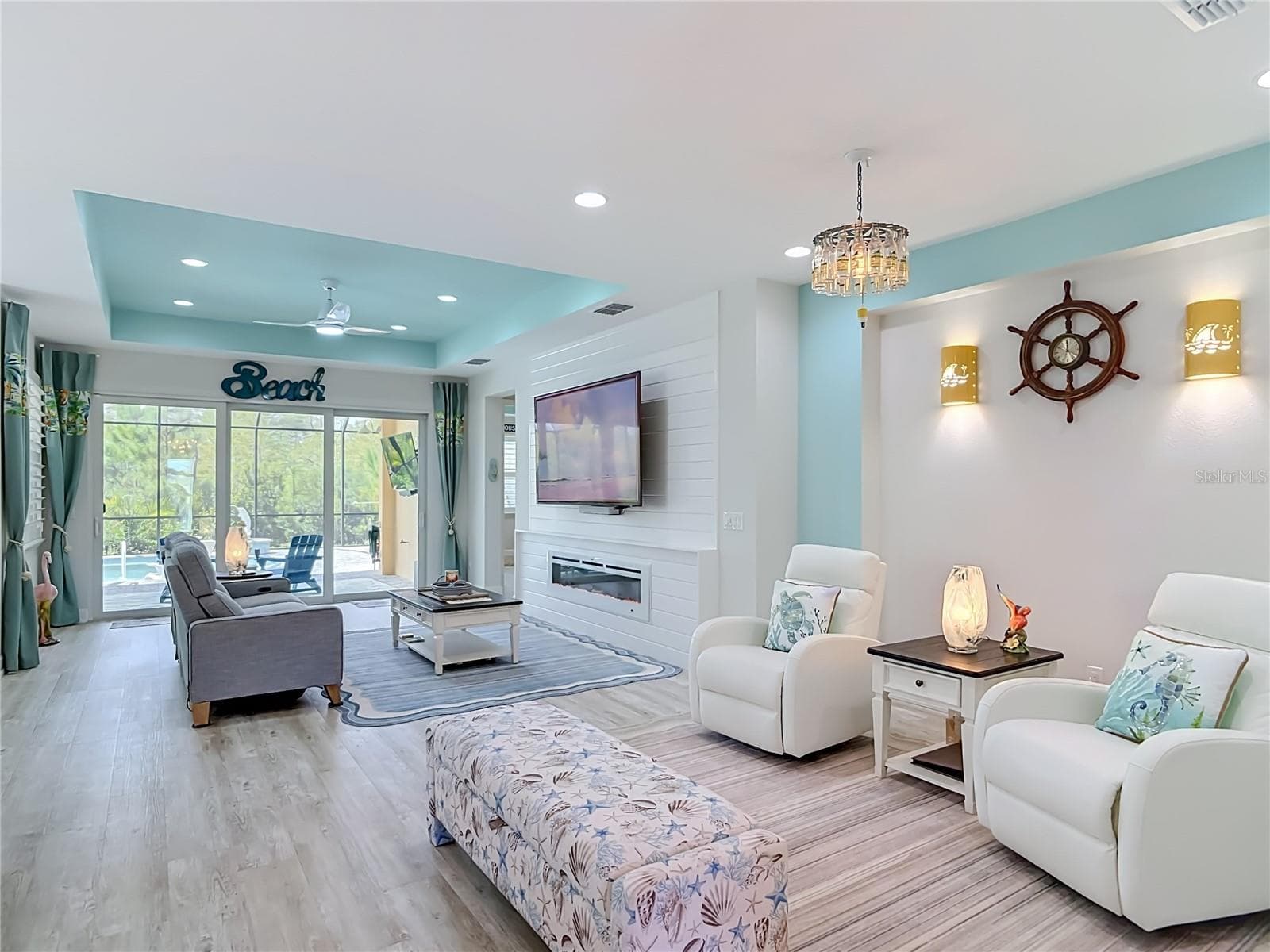Family Room - 213 BLUE STARFISH PL, DAYTONA BEACH