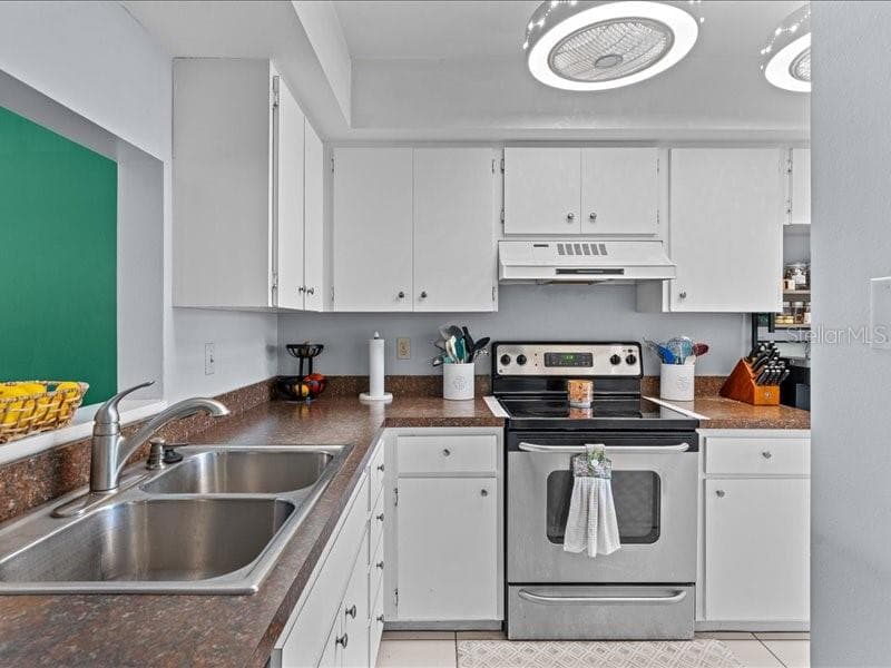 Condominium at 7364 CLOISTER DR #7364, SARASOTA, photo 4 of 42