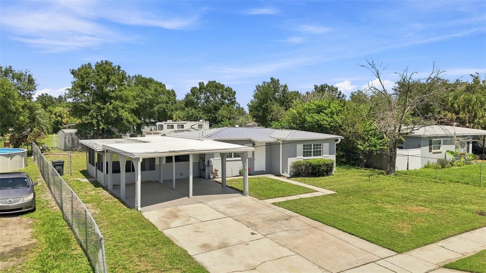 Welcome Home to 8326 Endive Avenue in Established Progress Village - 8326 ENDIVE AVE, TAMPA