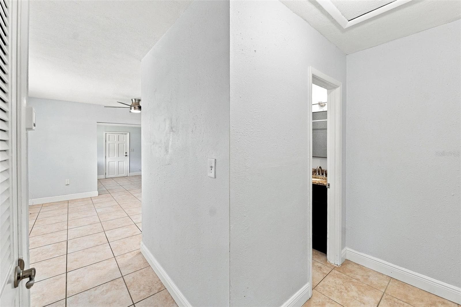 Single Family Residence at 8326 ENDIVE AVE, TAMPA, photo 14 of 31