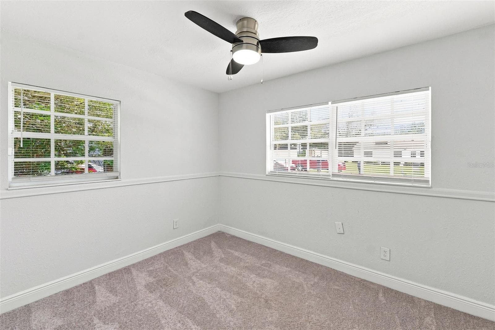 Spacious Secondary Bedroom - 8326 ENDIVE AVE, TAMPA