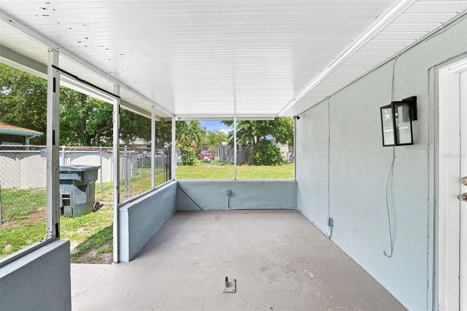 Spacious screened and covered patio - 8326 ENDIVE AVE, TAMPA