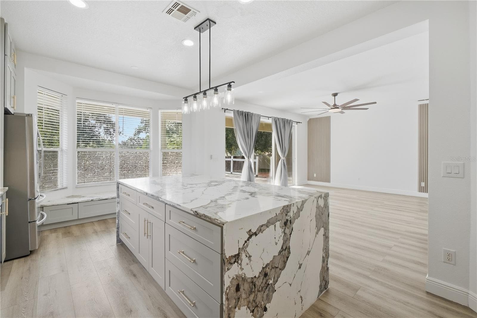 Single Family Residence at 2157 WINTERMERE POINTE DR, WINTER GARDEN, photo 14 of 34