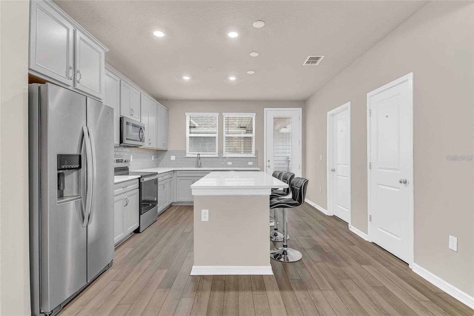 Townhouse at 14328 SAPELO BEACH DR, ORLANDO, photo 9 of 30
