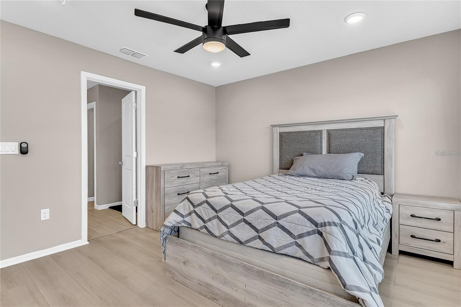 Townhouse at 14328 SAPELO BEACH DR, ORLANDO, photo 16 of 30