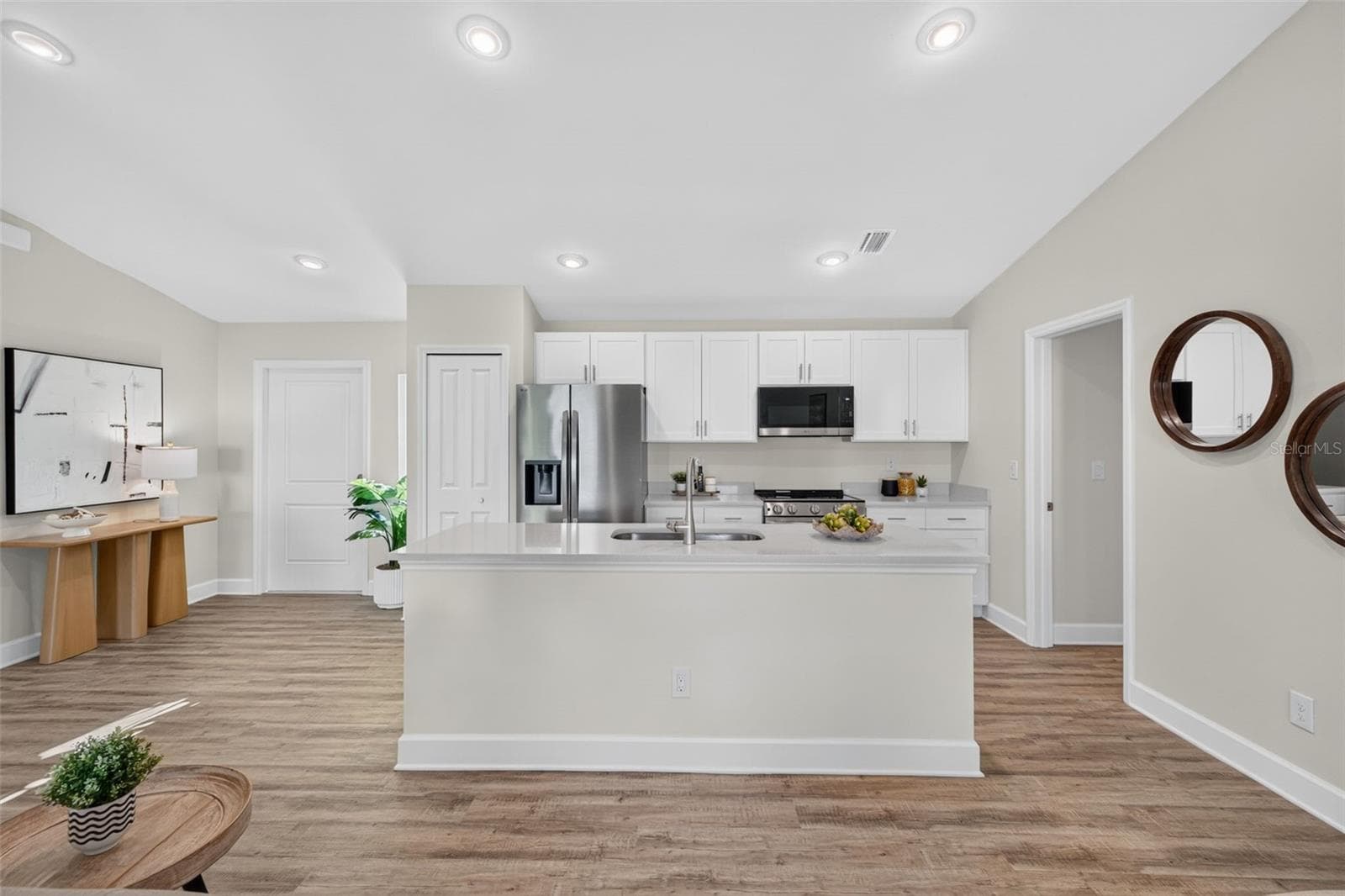 Kitchen with island - 315 LINDON ST, PORT CHARLOTTE