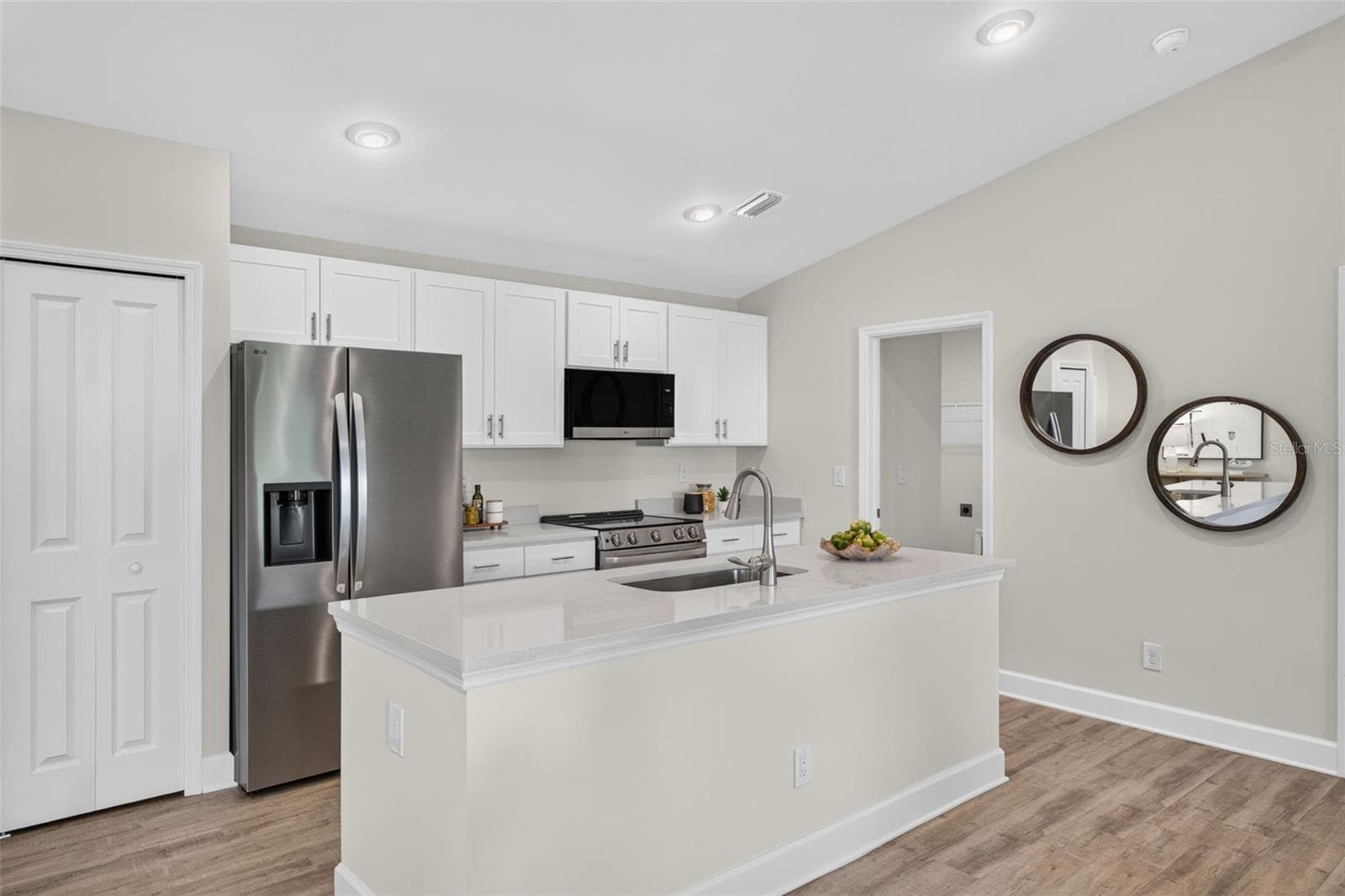 Staged kitchen - 315 LINDON ST, PORT CHARLOTTE