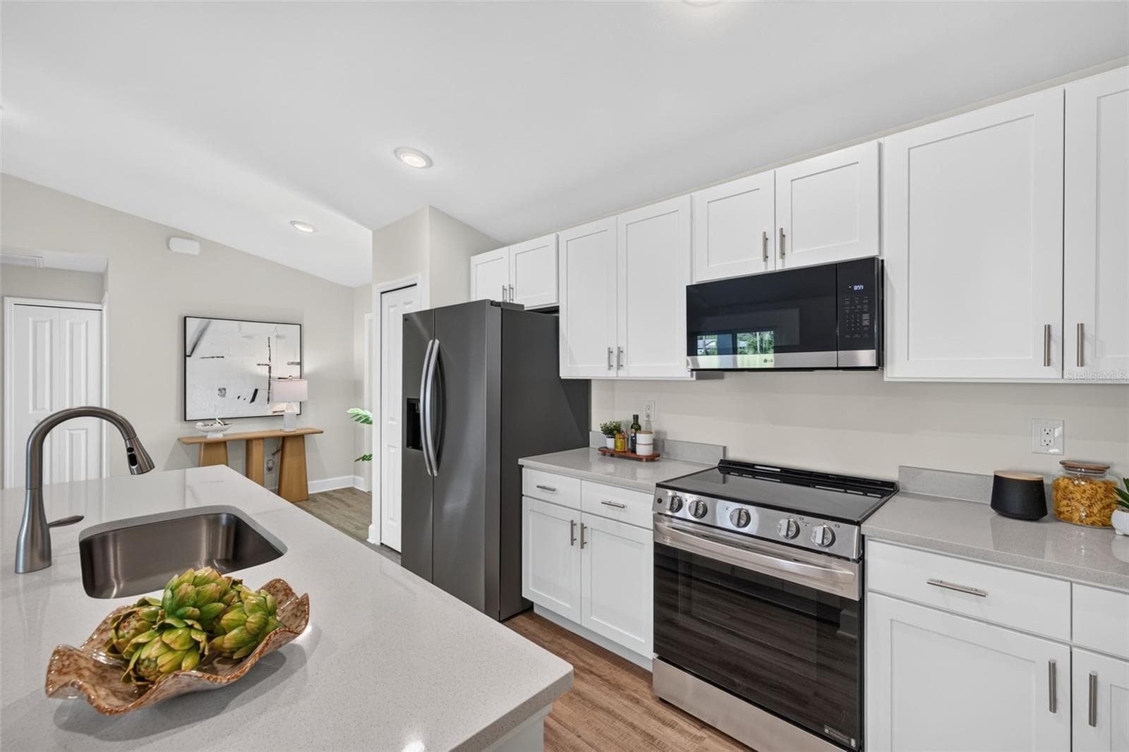 staged kitchen - 315 LINDON ST, PORT CHARLOTTE