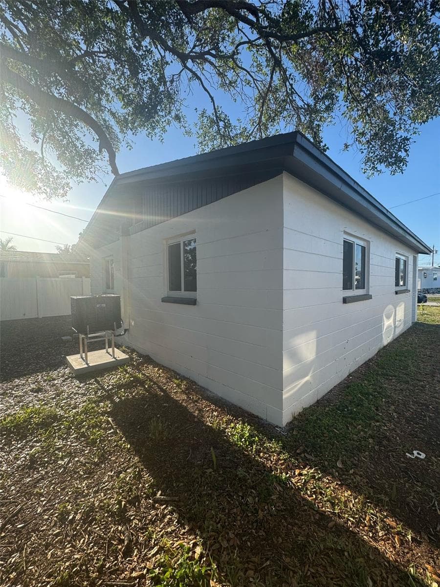 Single Family Residence at 342 51ST AVE N, ST PETERSBURG, photo 5 of 21