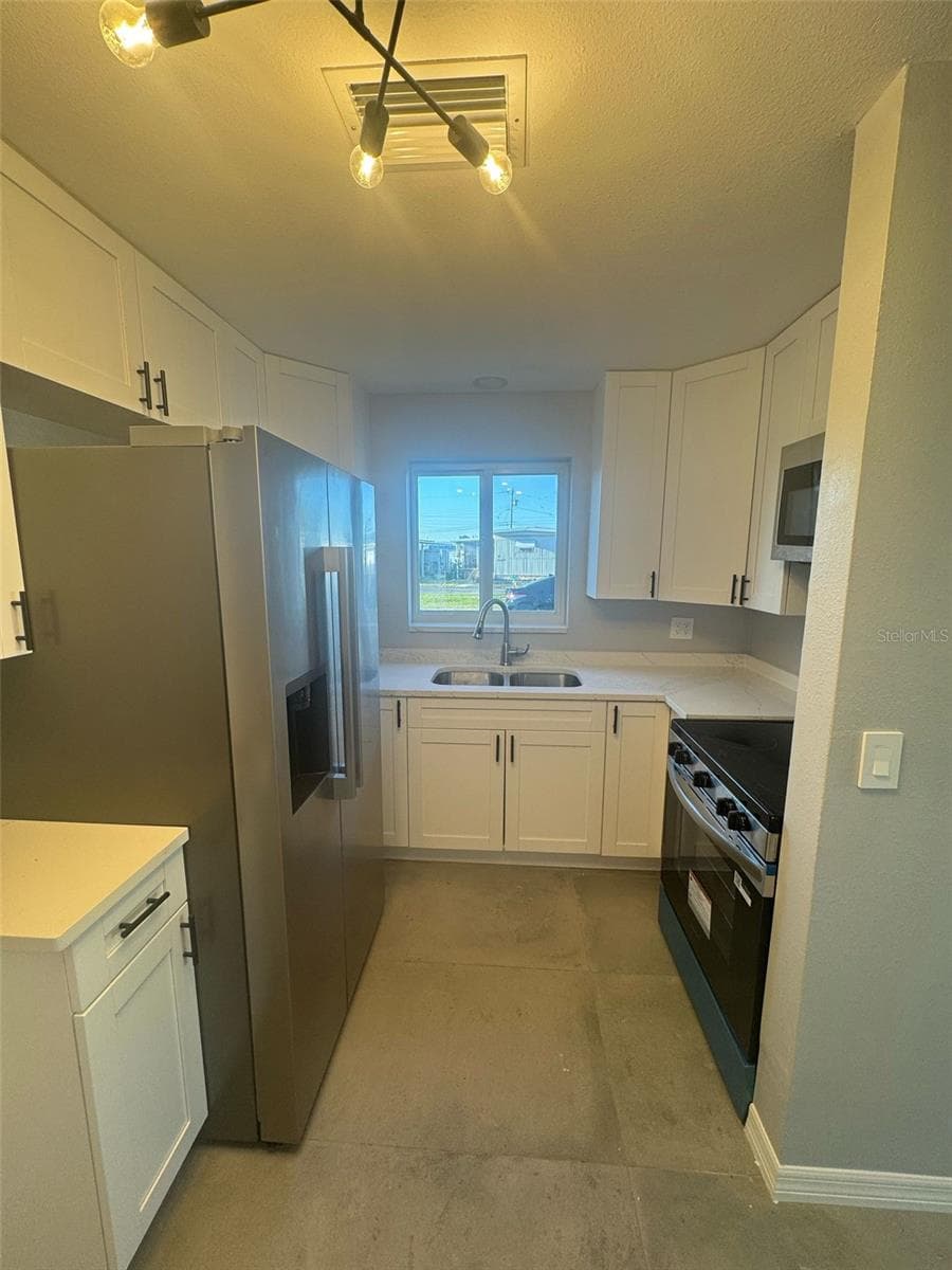 Single Family Residence at 342 51ST AVE N, ST PETERSBURG, photo 10 of 21