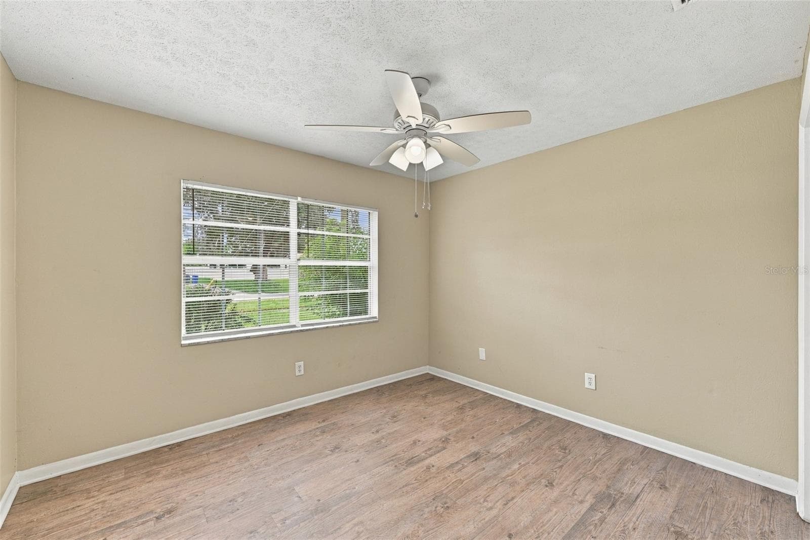Single Family Residence at 509 CLEMONS RD, BRANDON, photo 19 of 43