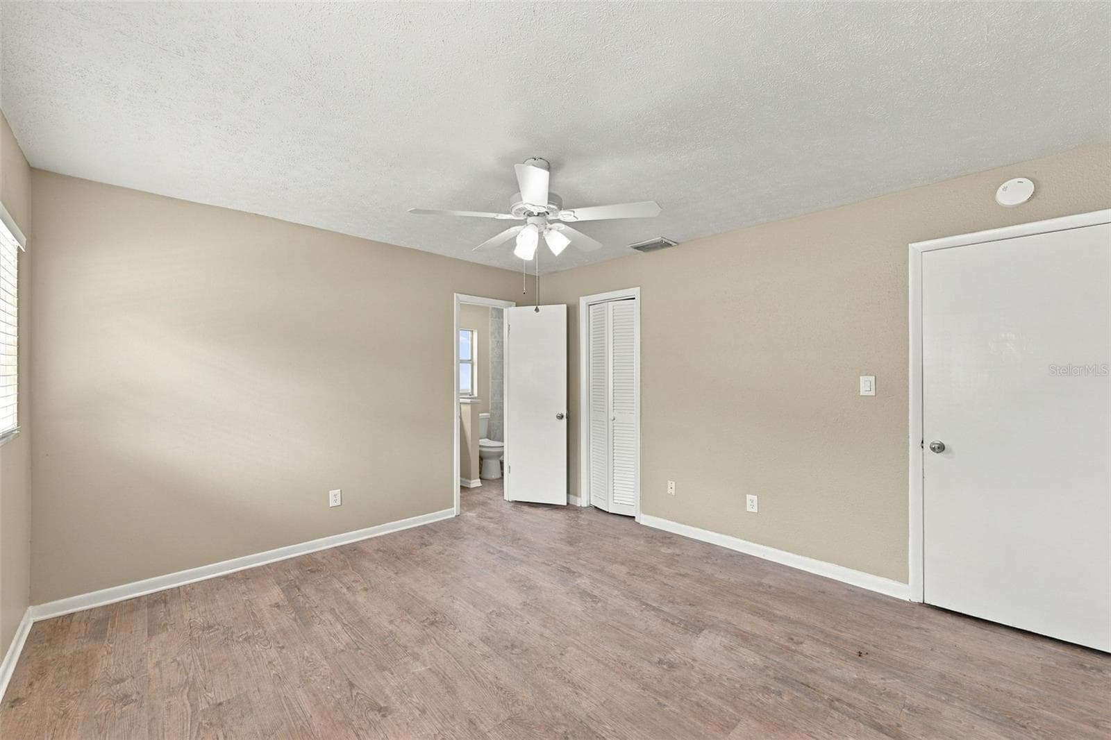 Single Family Residence at 509 CLEMONS RD, BRANDON, photo 26 of 43