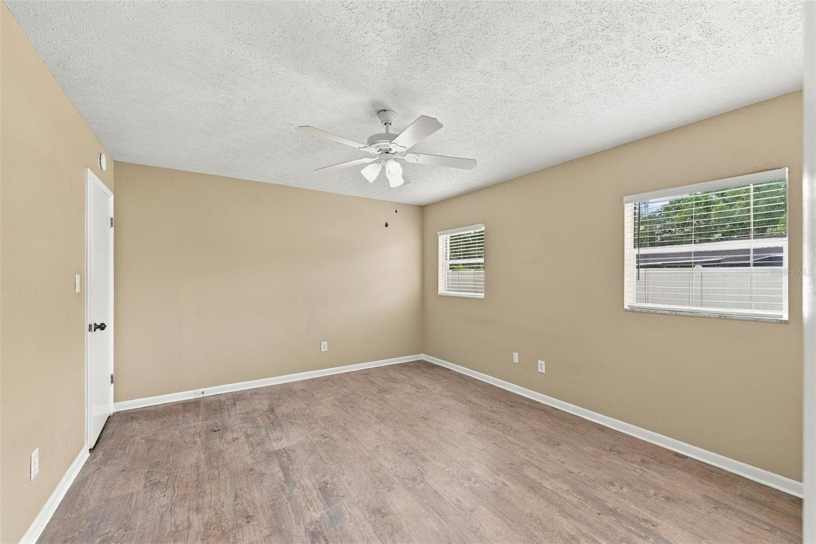 Single Family Residence at 509 CLEMONS RD, BRANDON, photo 27 of 43