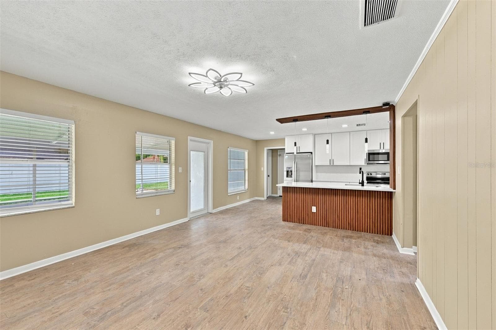 Single Family Residence at 509 CLEMONS RD, BRANDON, photo 11 of 43