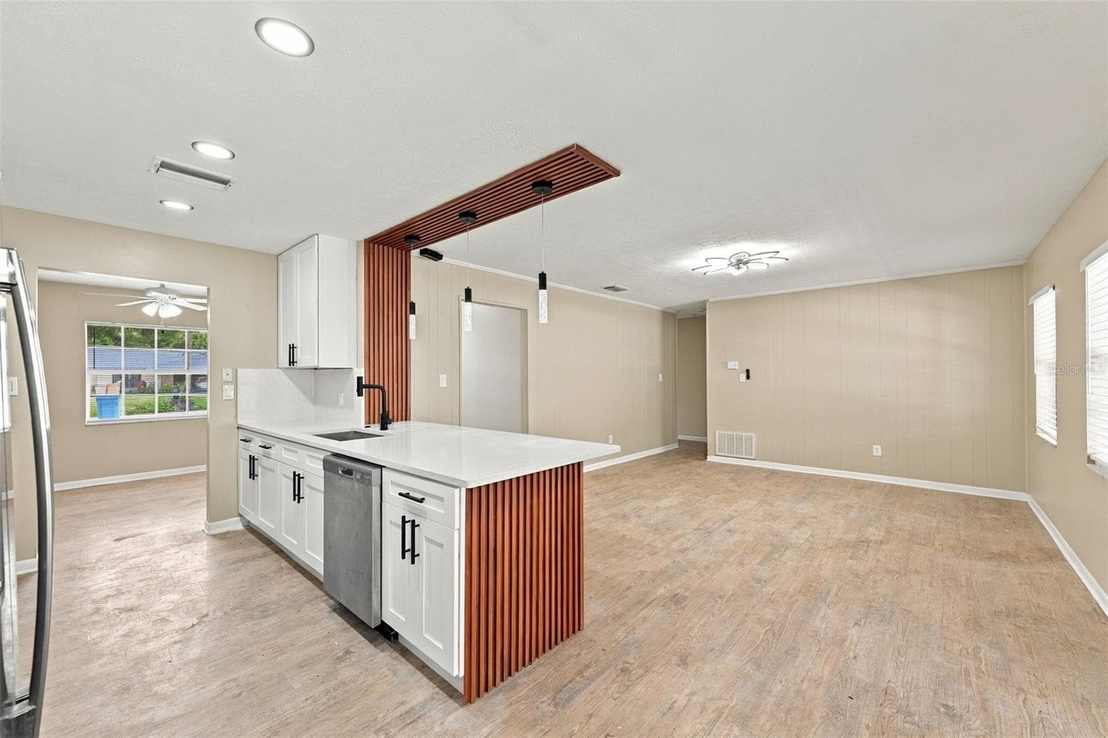 Single Family Residence at 509 CLEMONS RD, BRANDON, photo 8 of 43