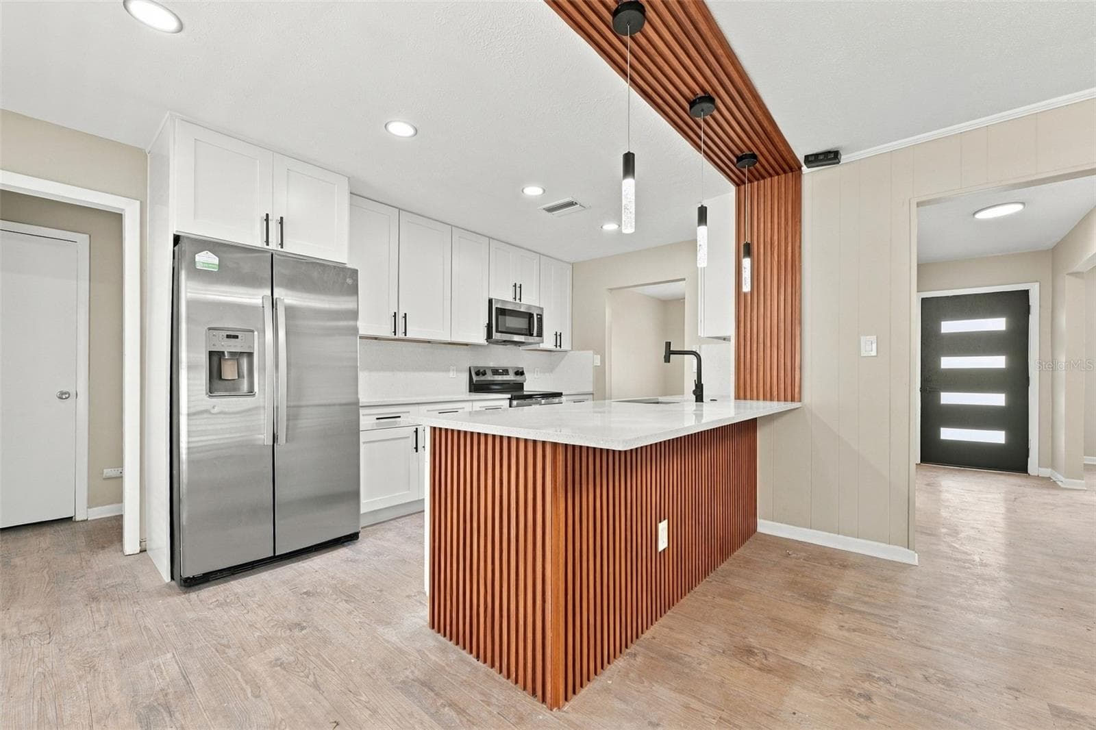 Single Family Residence at 509 CLEMONS RD, BRANDON, photo 10 of 43
