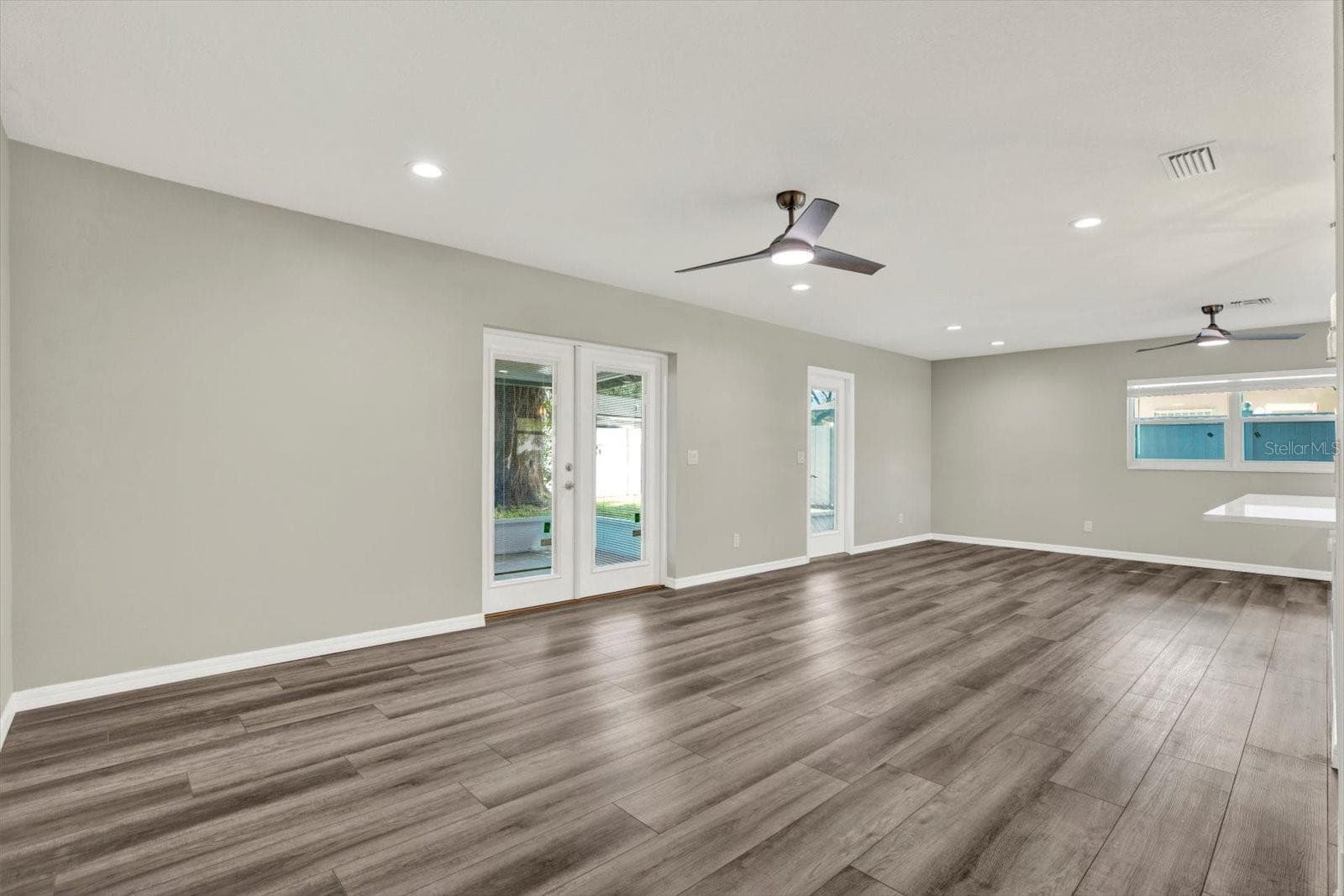 Single Family Residence at 7505 W HENRY AVE, TAMPA, photo 11 of 32
