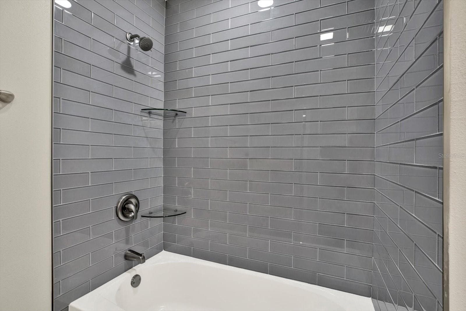 Single Family Residence at 7505 W HENRY AVE, TAMPA, photo 15 of 32