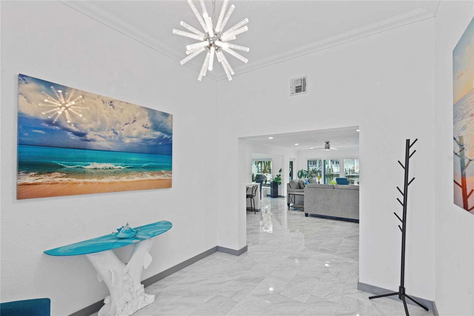 Single Family Residence at 166 BAYSIDE DR, CLEARWATER BEACH, photo 6 of 44
