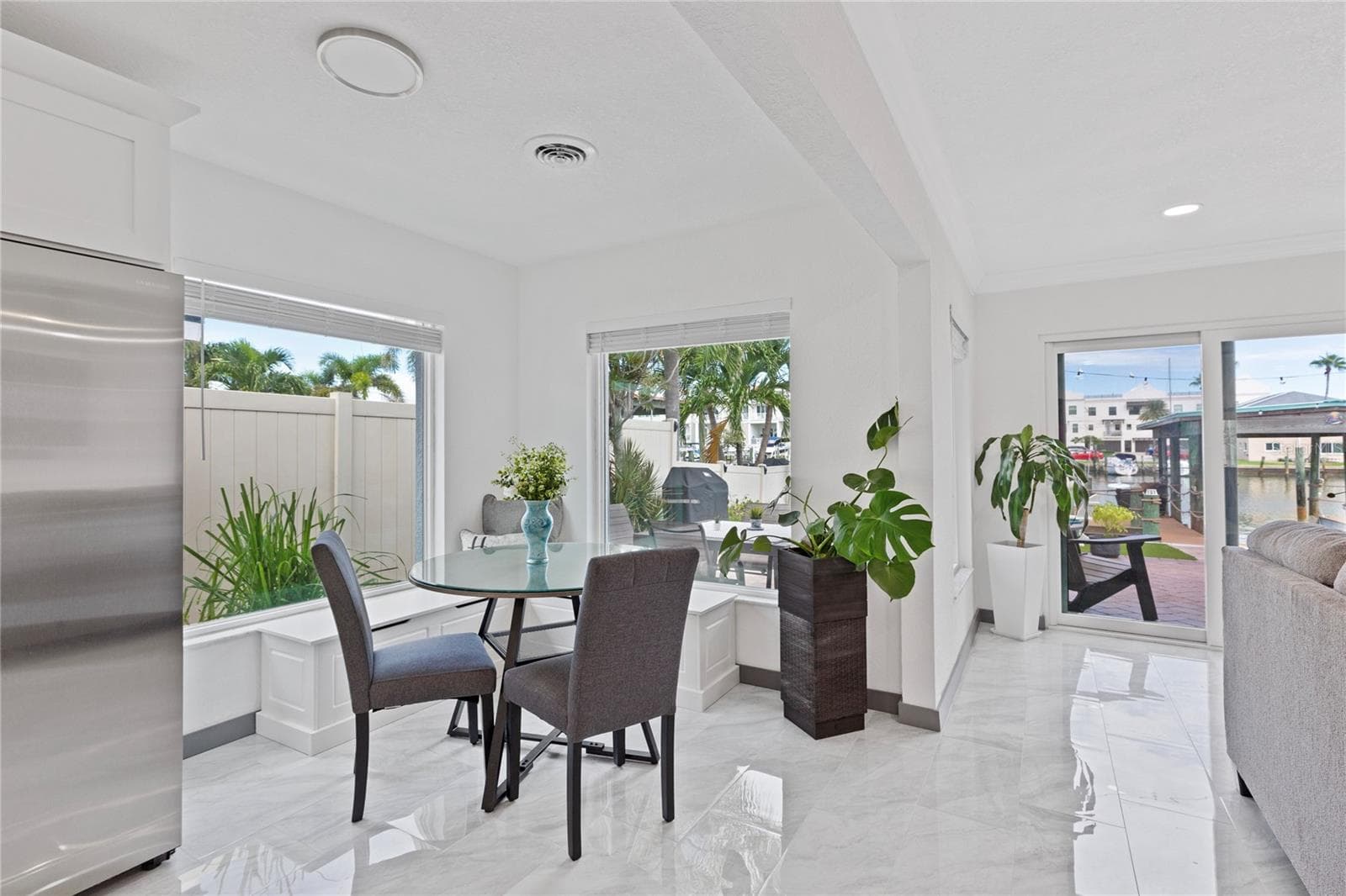 Single Family Residence at 166 BAYSIDE DR, CLEARWATER BEACH, photo 11 of 44