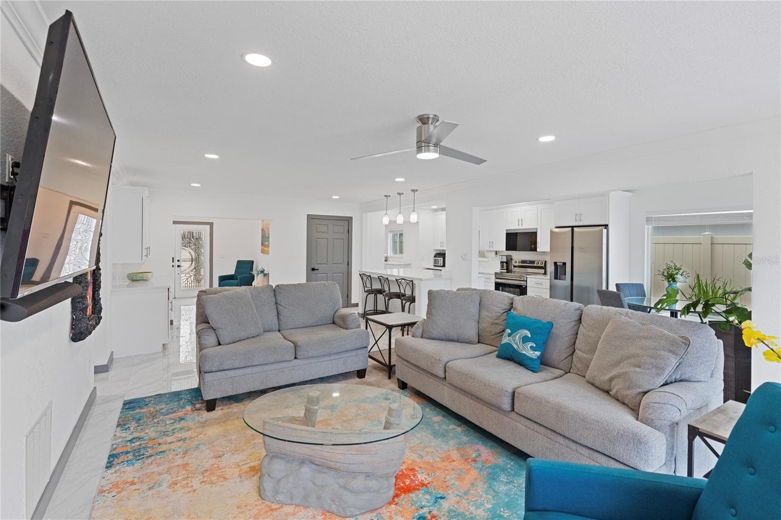 Single Family Residence at 166 BAYSIDE DR, CLEARWATER BEACH, photo 12 of 44