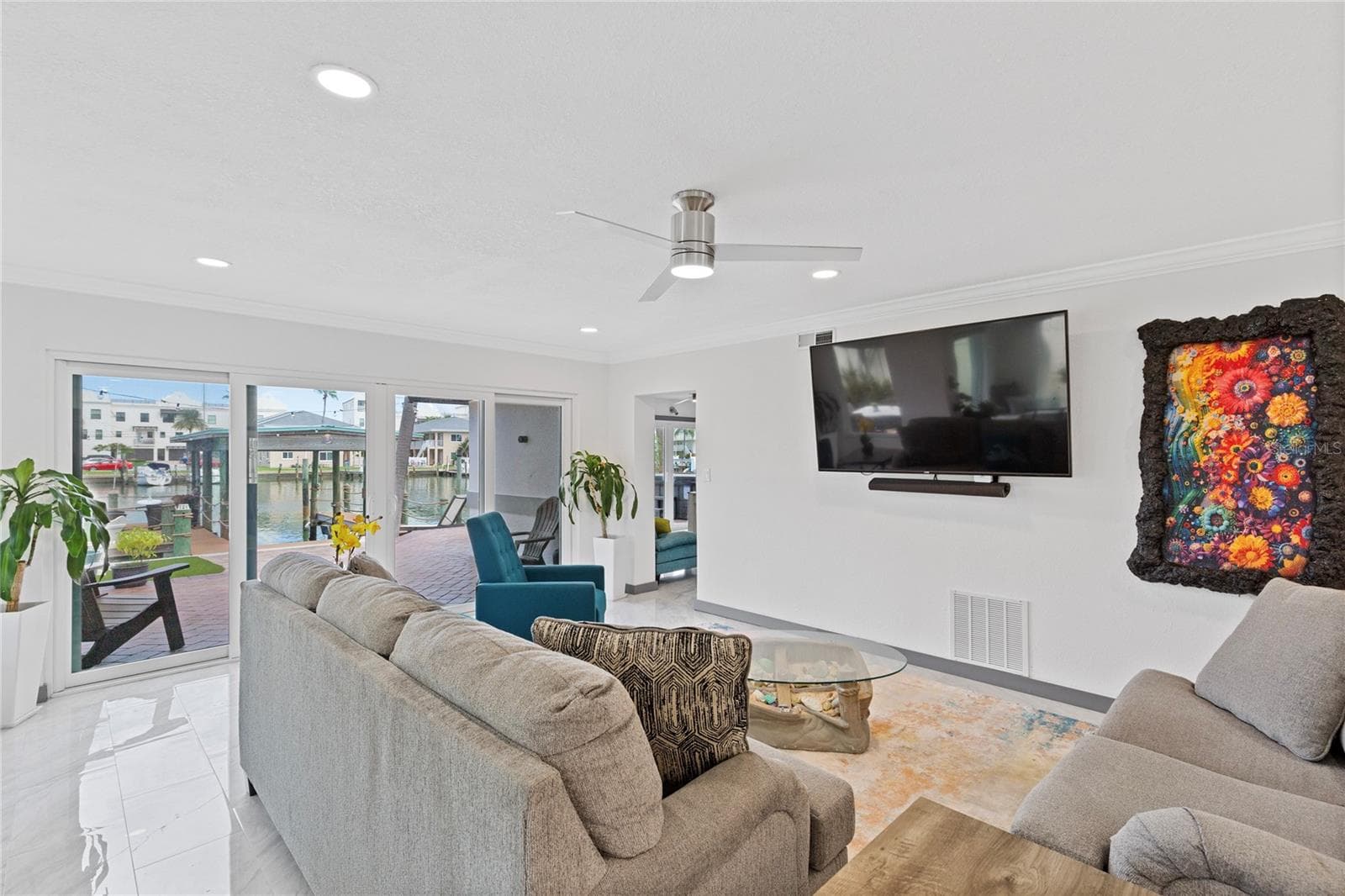 Single Family Residence at 166 BAYSIDE DR, CLEARWATER BEACH, photo 14 of 44