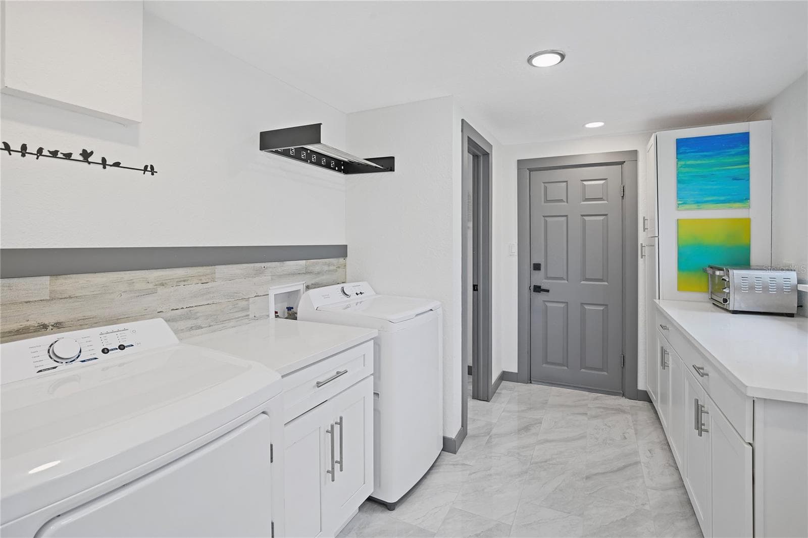 Single Family Residence at 166 BAYSIDE DR, CLEARWATER BEACH, photo 15 of 44