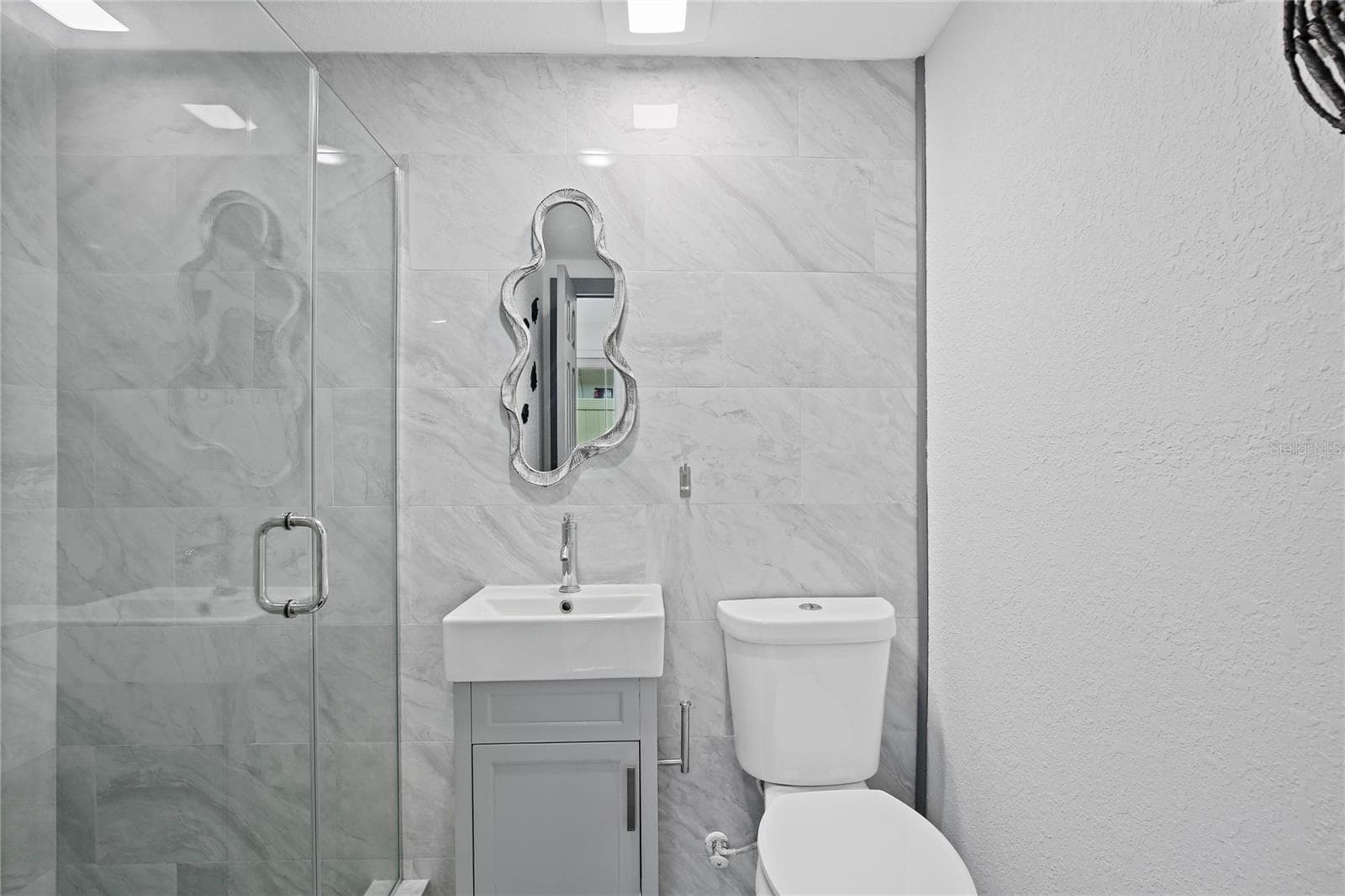 Single Family Residence at 166 BAYSIDE DR, CLEARWATER BEACH, photo 16 of 44