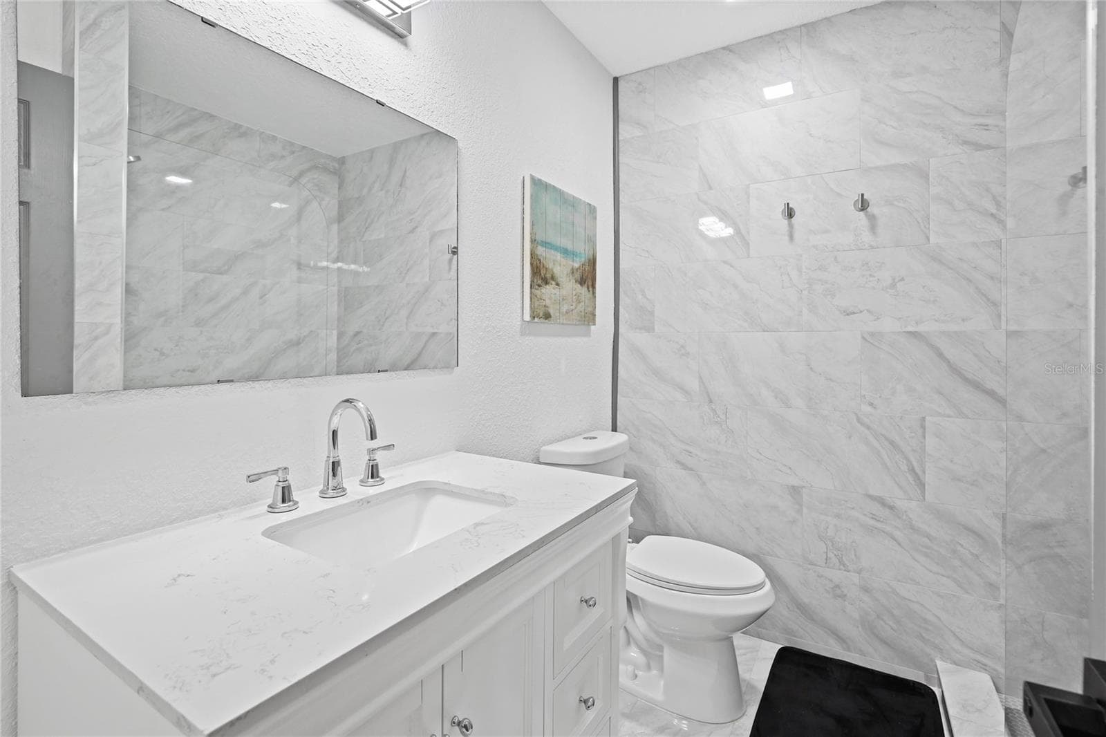 Single Family Residence at 166 BAYSIDE DR, CLEARWATER BEACH, photo 17 of 44