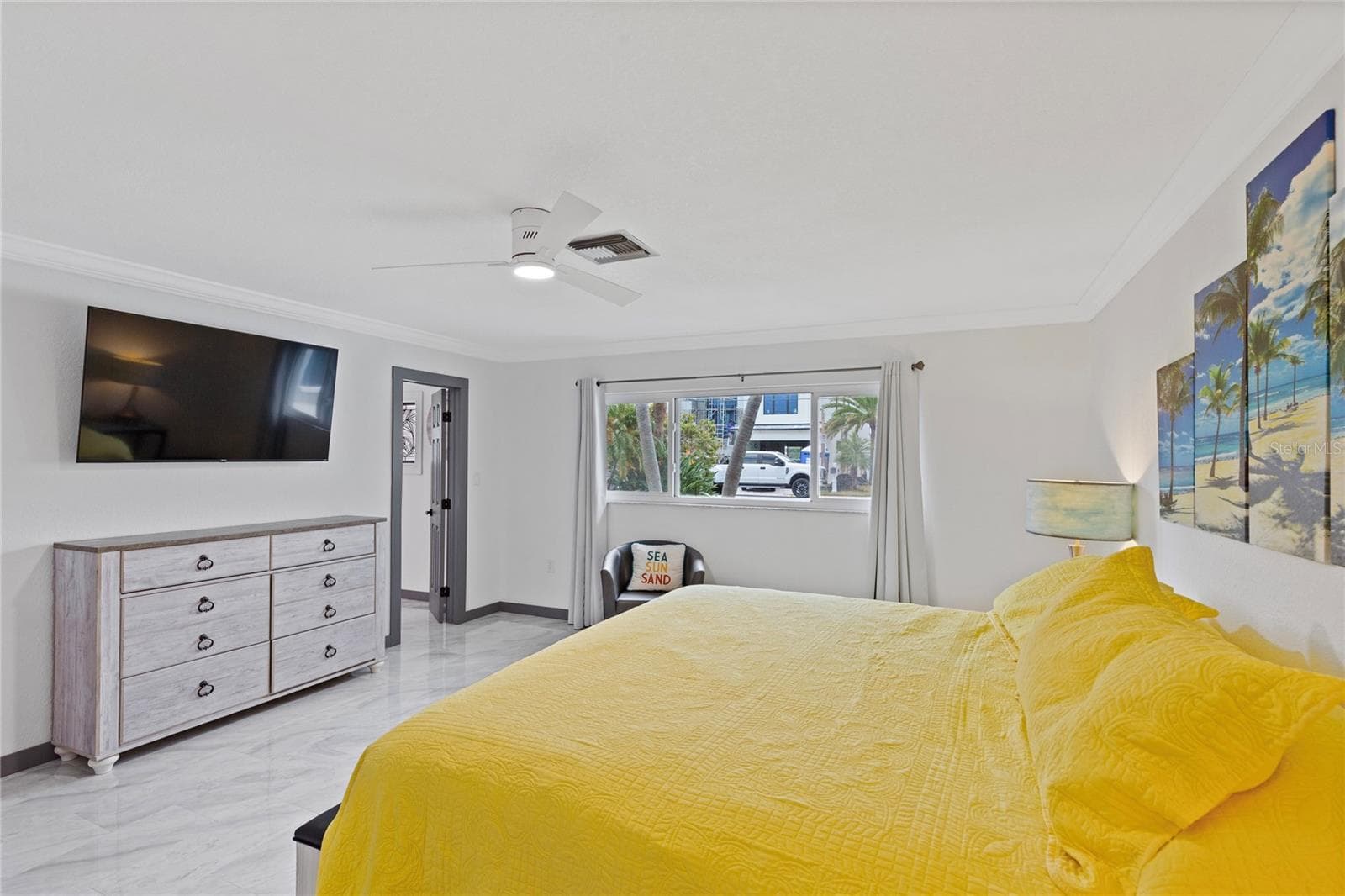 Single Family Residence at 166 BAYSIDE DR, CLEARWATER BEACH, photo 23 of 44