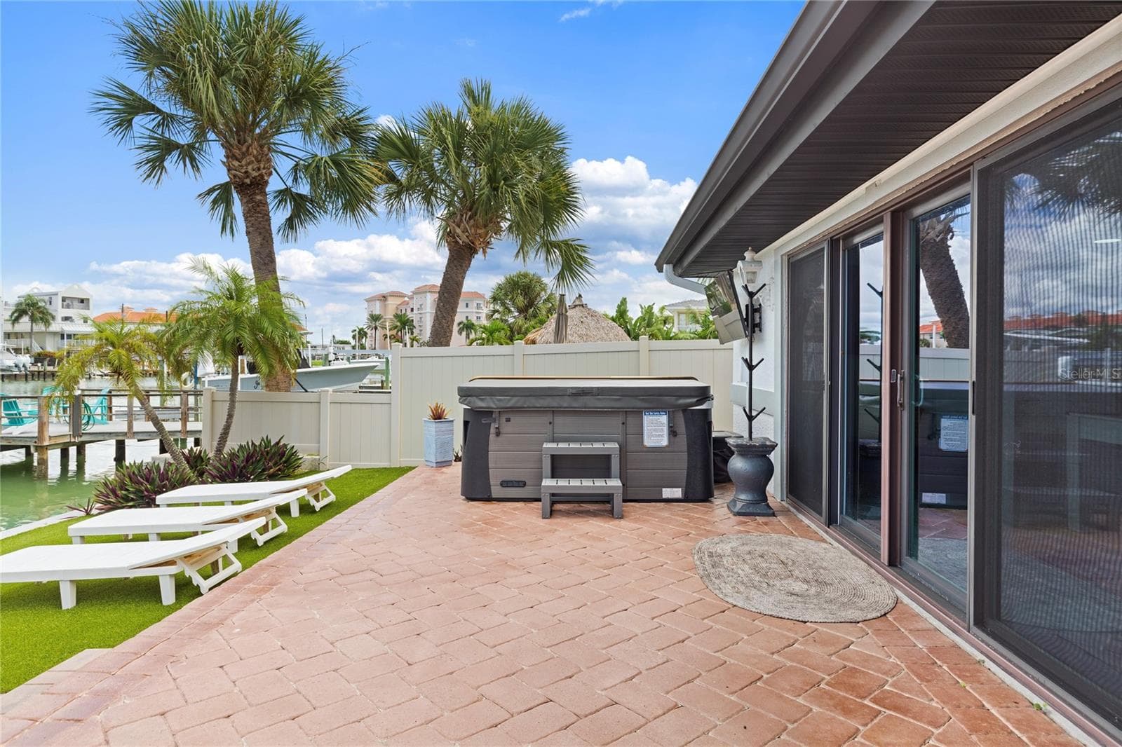 Single Family Residence at 166 BAYSIDE DR, CLEARWATER BEACH, photo 32 of 44