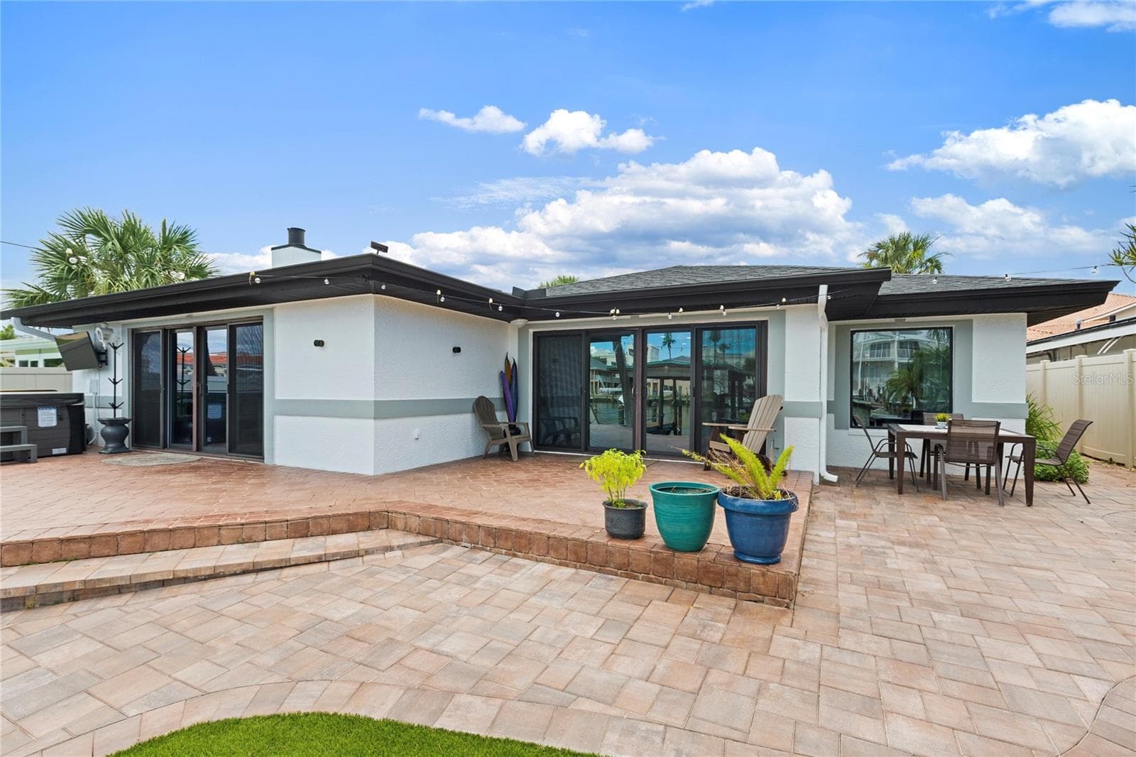Single Family Residence at 166 BAYSIDE DR, CLEARWATER BEACH, photo 34 of 44
