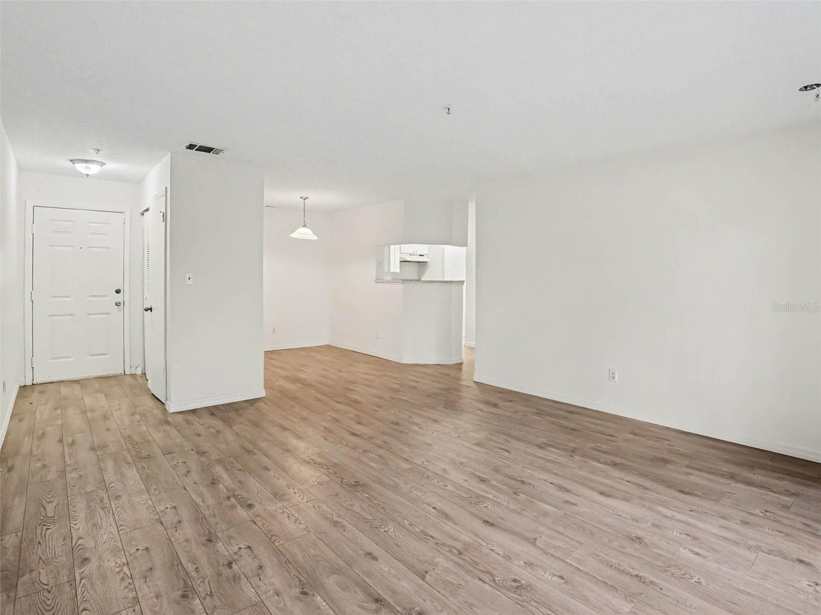 Condominium at 199 AFTON SQ #108, ALTAMONTE SPRINGS, photo 3 of 21