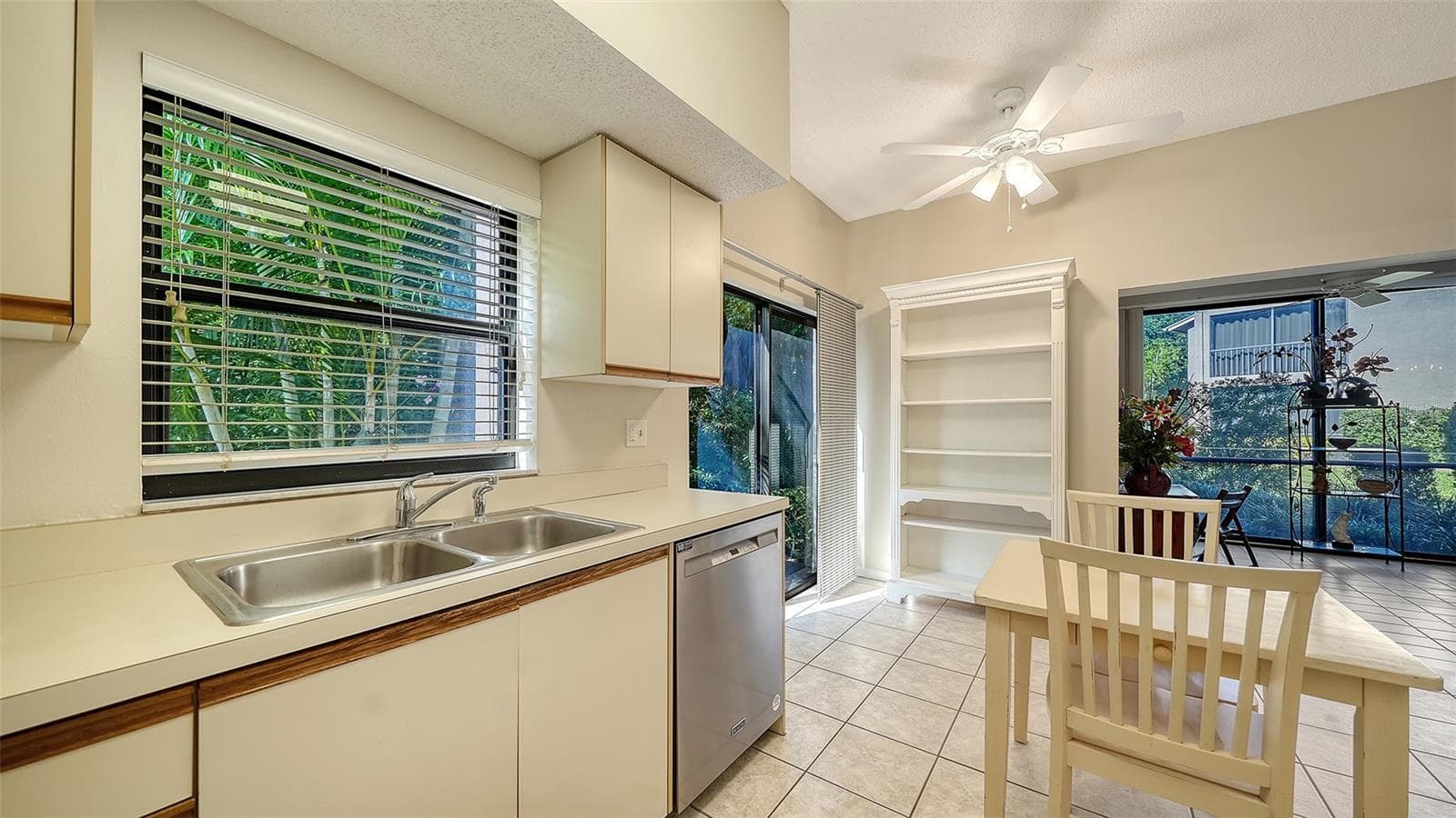 Condominium at 1638 STARLING DR #105, SARASOTA, photo 23 of 78