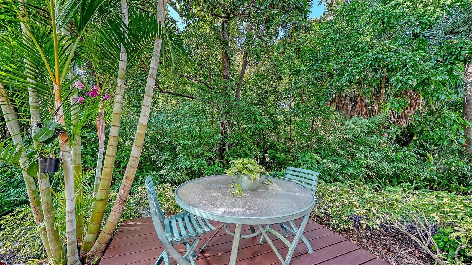 private terrace overlooking nature - 1638 STARLING DR #105, SARASOTA