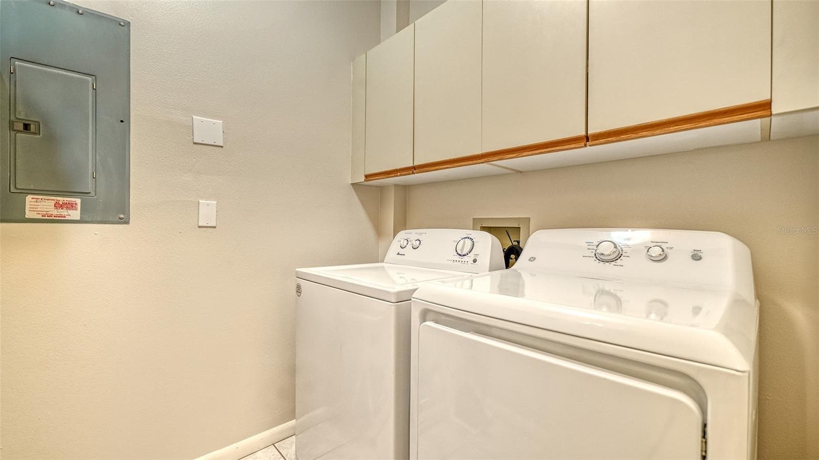 laundry room - 1638 STARLING DR #105, SARASOTA