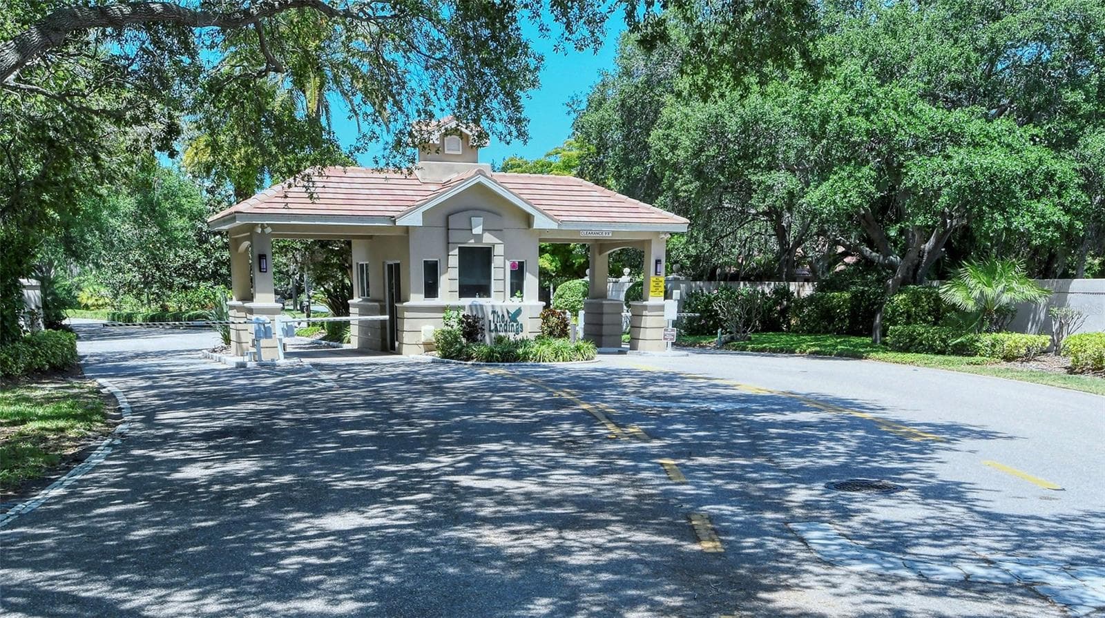 gated community - 1638 STARLING DR #105, SARASOTA