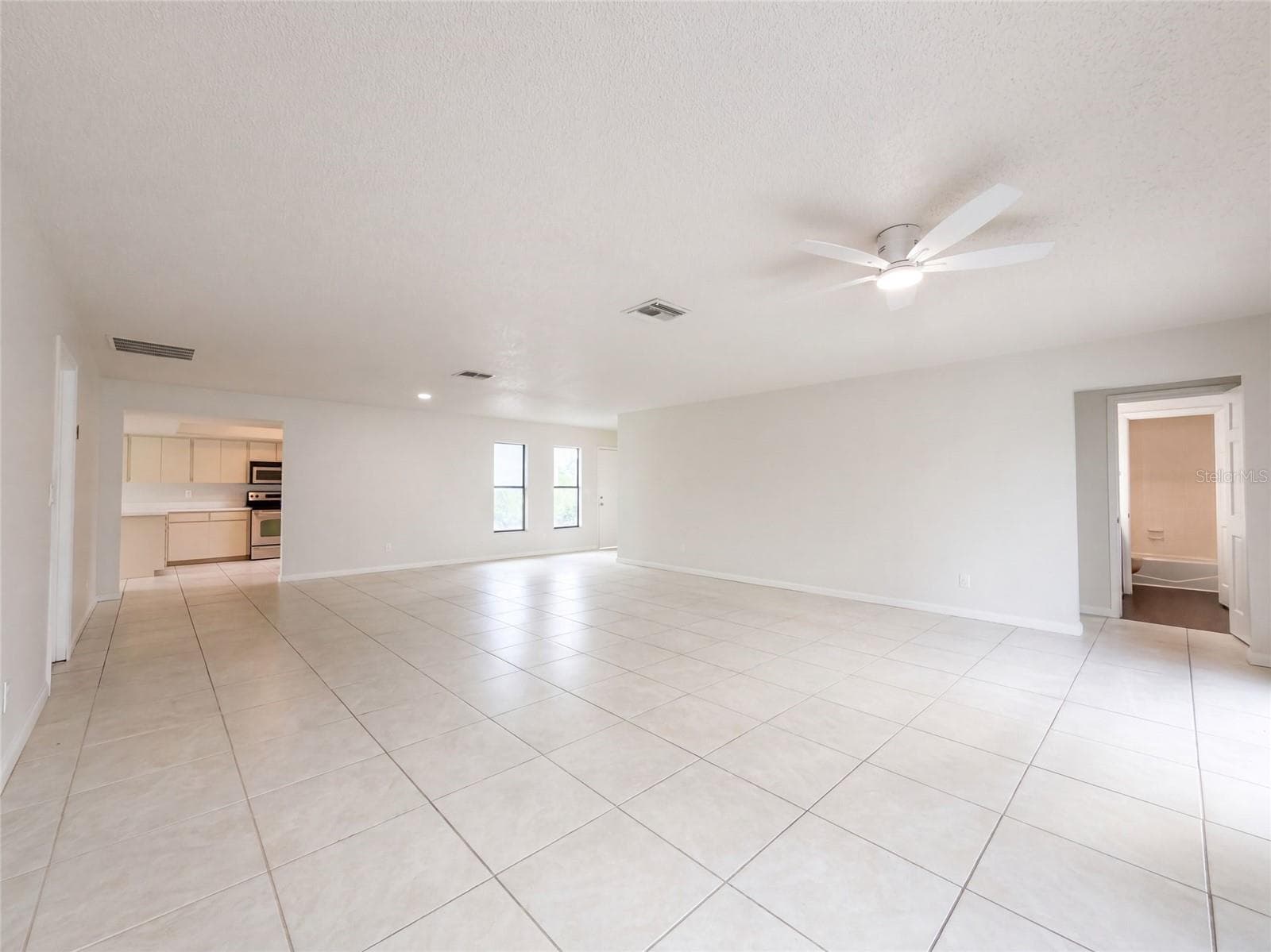 Single Family Residence at 8022 TIMBER LAKE LN, SARASOTA, photo 15 of 20