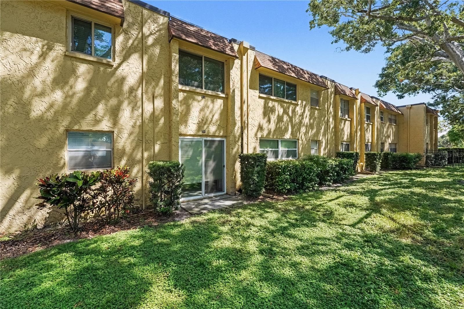Condominium at 4450 40TH AVE N #D12, ST PETERSBURG, photo 21 of 23