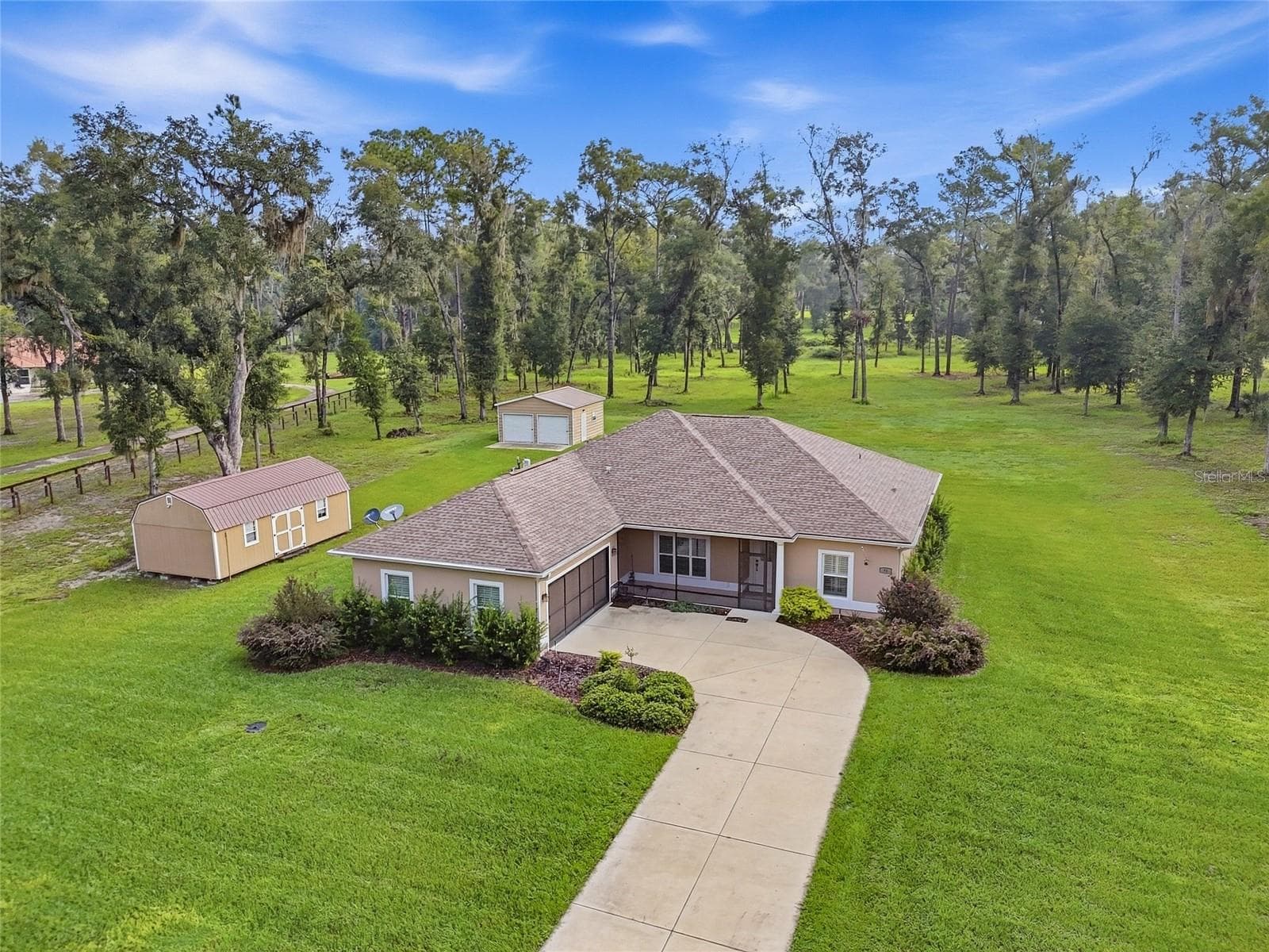 Single Family Residence at 16 LAKESIDE DR, OCALA, photo 4 of 48