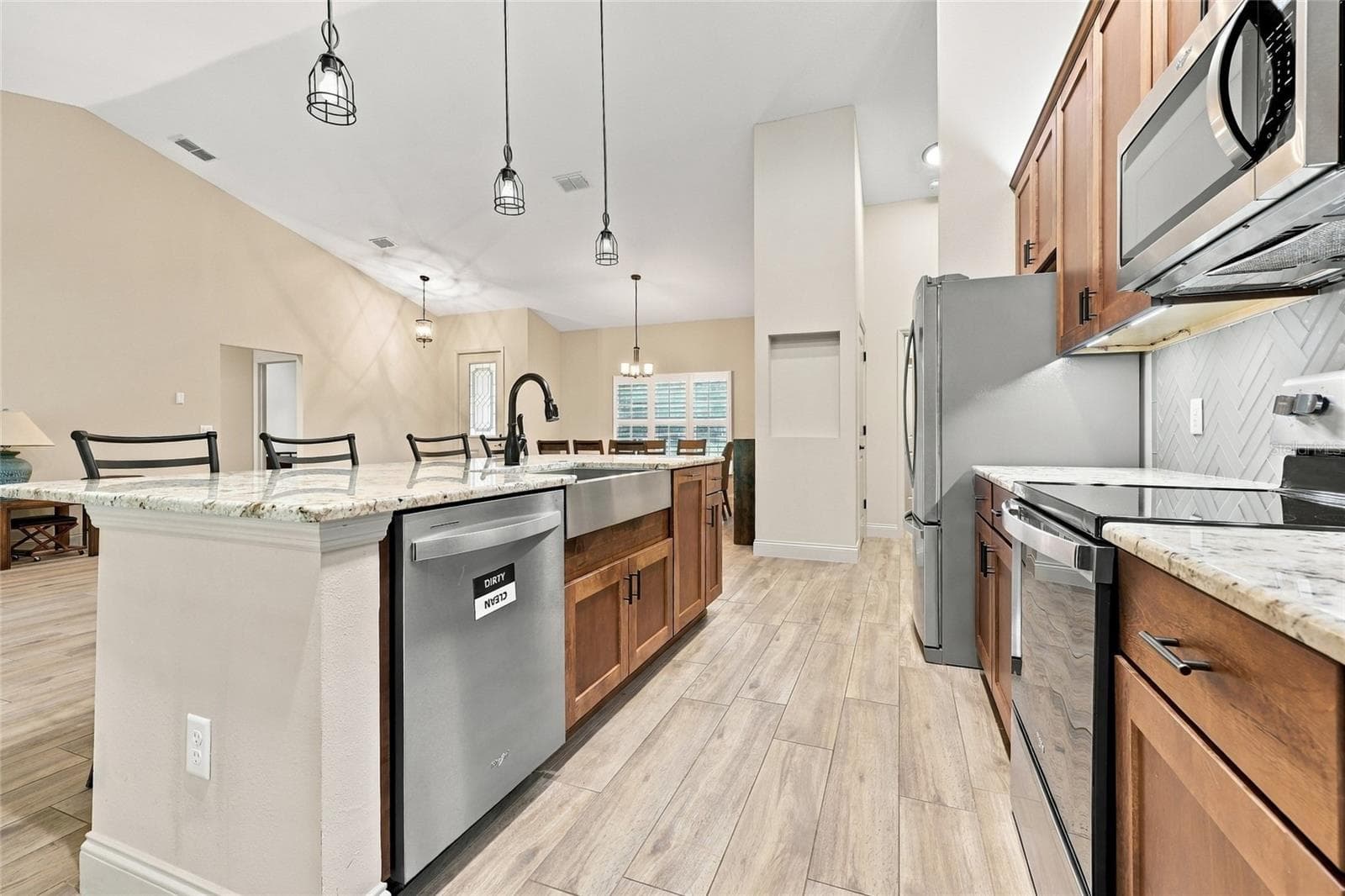 Single Family Residence at 16 LAKESIDE DR, OCALA, photo 17 of 48