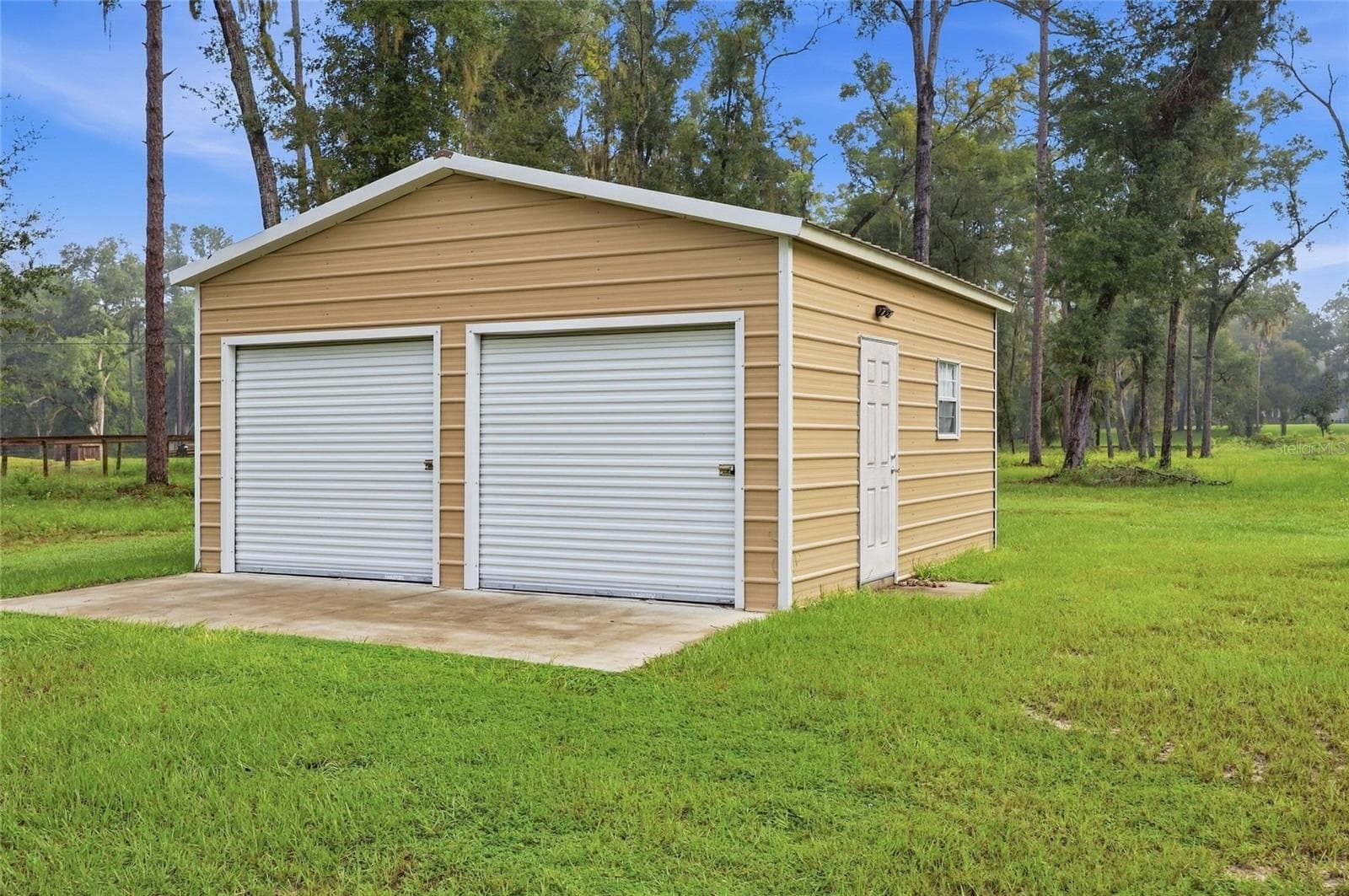 Single Family Residence at 16 LAKESIDE DR, OCALA, photo 35 of 48